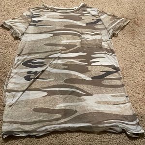 Zoe + Liv camo tshirt